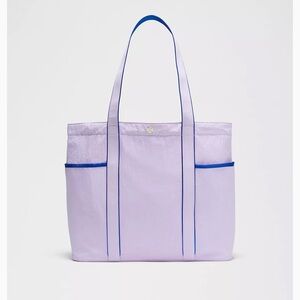 Lulu Lemon daily multi pocket tote bag 20L